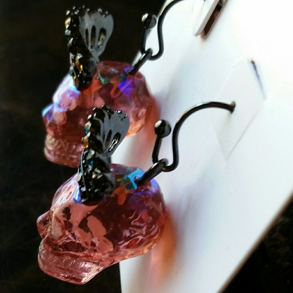 One Left! Betsey Johnson Iridescent Skull Earrings - Picture 8 of 8